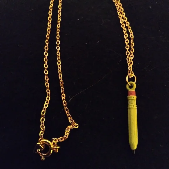 Set of 5 dainty goldtone necklaces - Picture 3 of 6